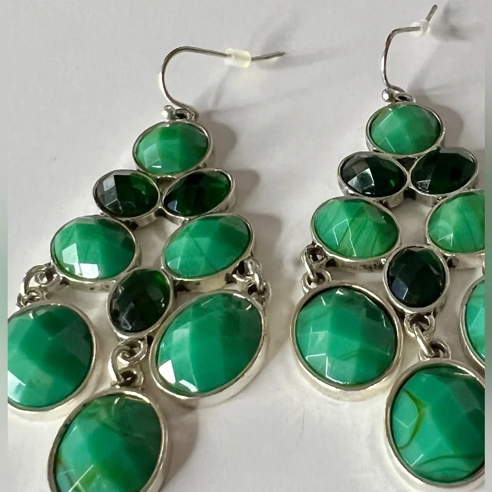 NWT Kim Rogers Green & Silver Stone Chandelier Earrings